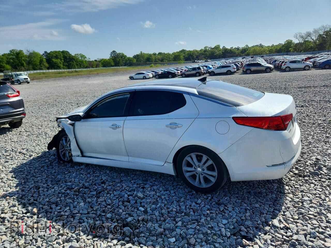 2011 KIA OPTIMA - VIN: KNAGN4A7XB5113041 - Photo 2