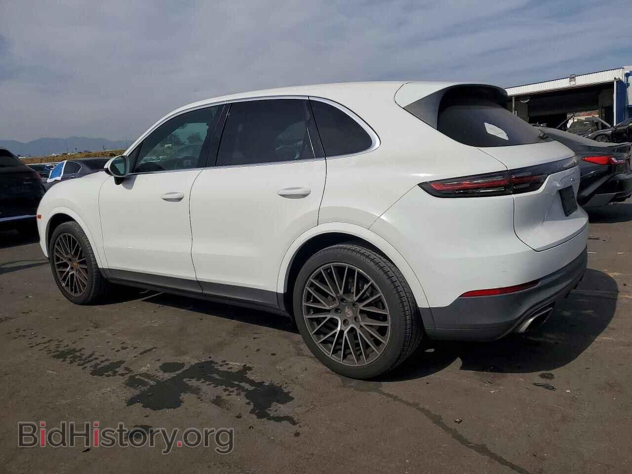 2020 PORSCHE CAYENNE - VIN: WP1AA2AY1LDA10033 - Photo 2