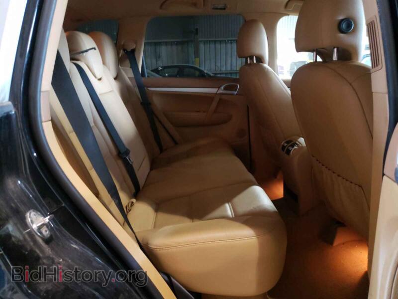 2010 Porsche CAYENNE (VIN WP1AA2AP3ALA12165) — photo 6 of 10