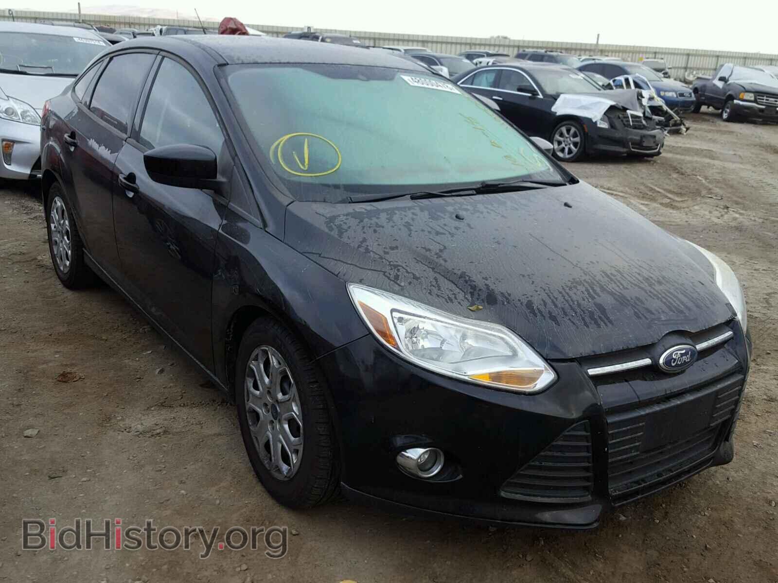 Photo 1FAHP3F26CL274949 - FORD FOCUS 2012