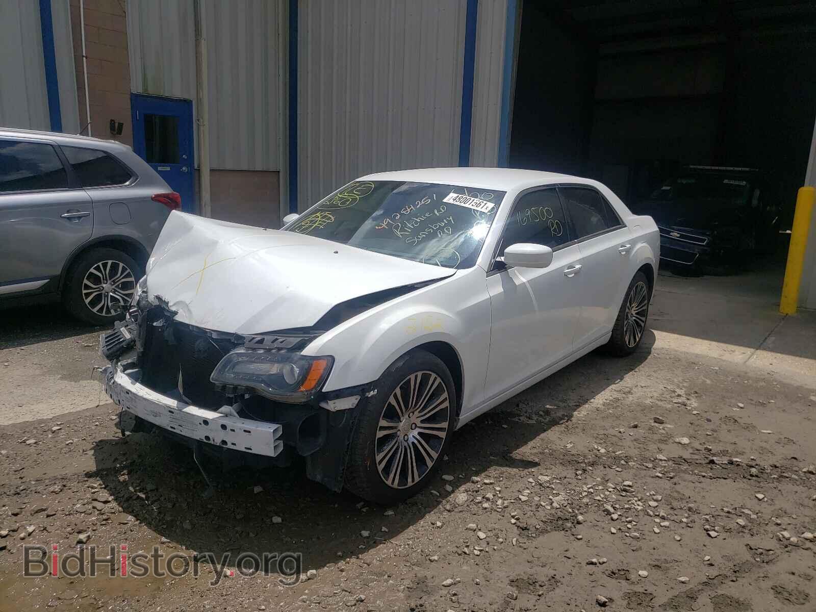 2013 CHRYSLER 300 - VIN: 2C3CCABG6DH731932 - Фото 2