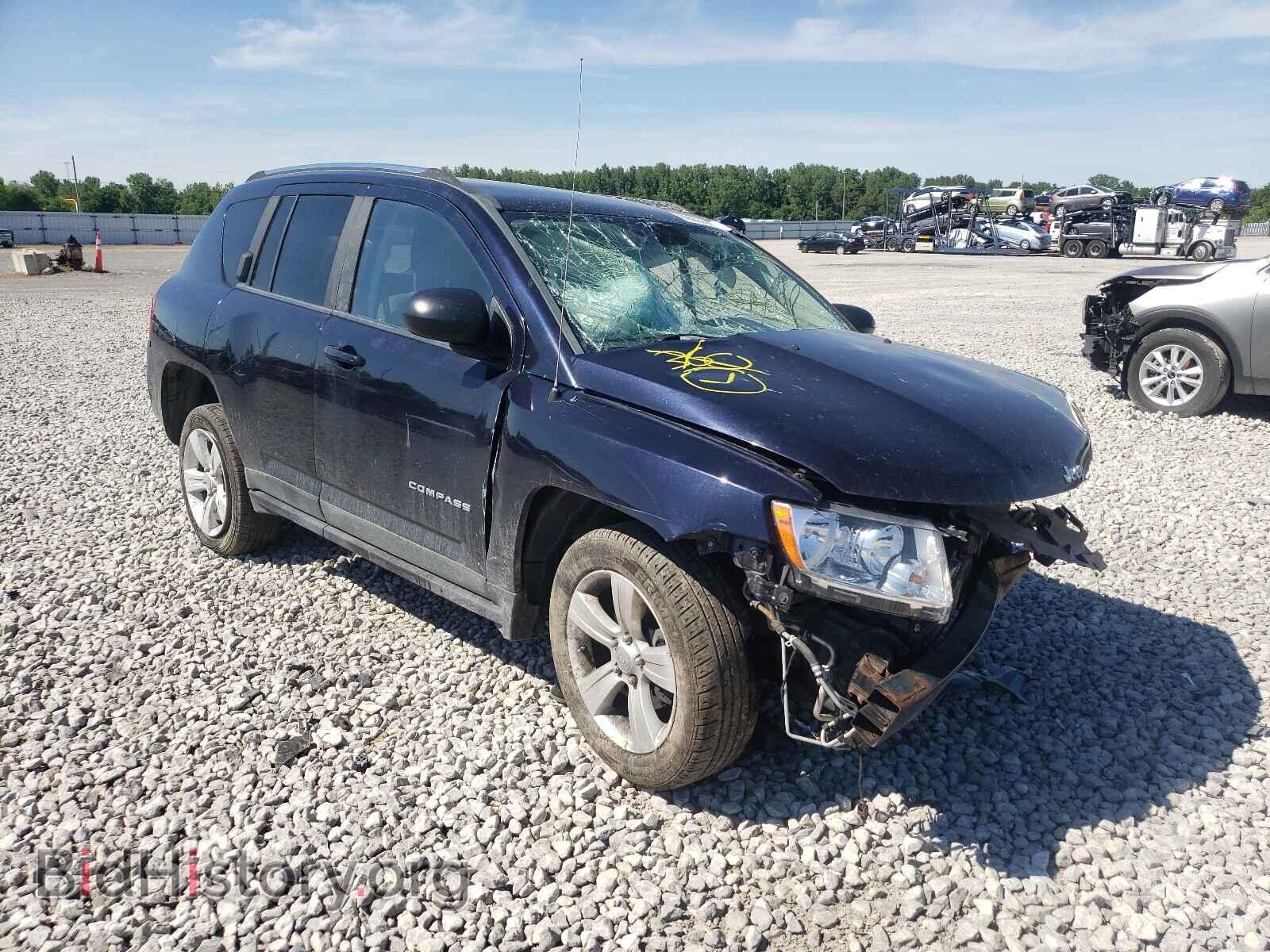 Photo 1J4NT1FA0BD195526 - JEEP COMPASS 2011