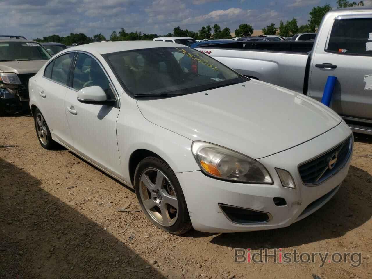 Photo YV1622FS2C2032136 - VOLVO S60 2012