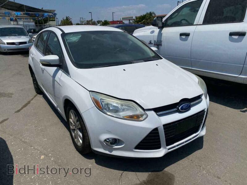 2012 Ford FOCUS Focus SEL (VIN 1FAHP3M25CL325294) — фото 1 из 10, Copart, повреждение: нормальный износ