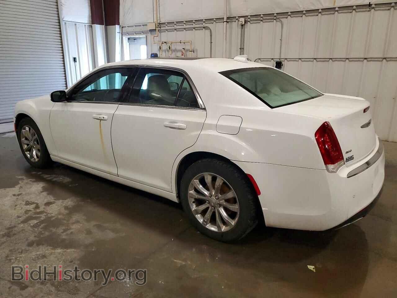 2016 CHRYSLER 300 - VIN: 2C3CCARG3GH321437 - Фото 2