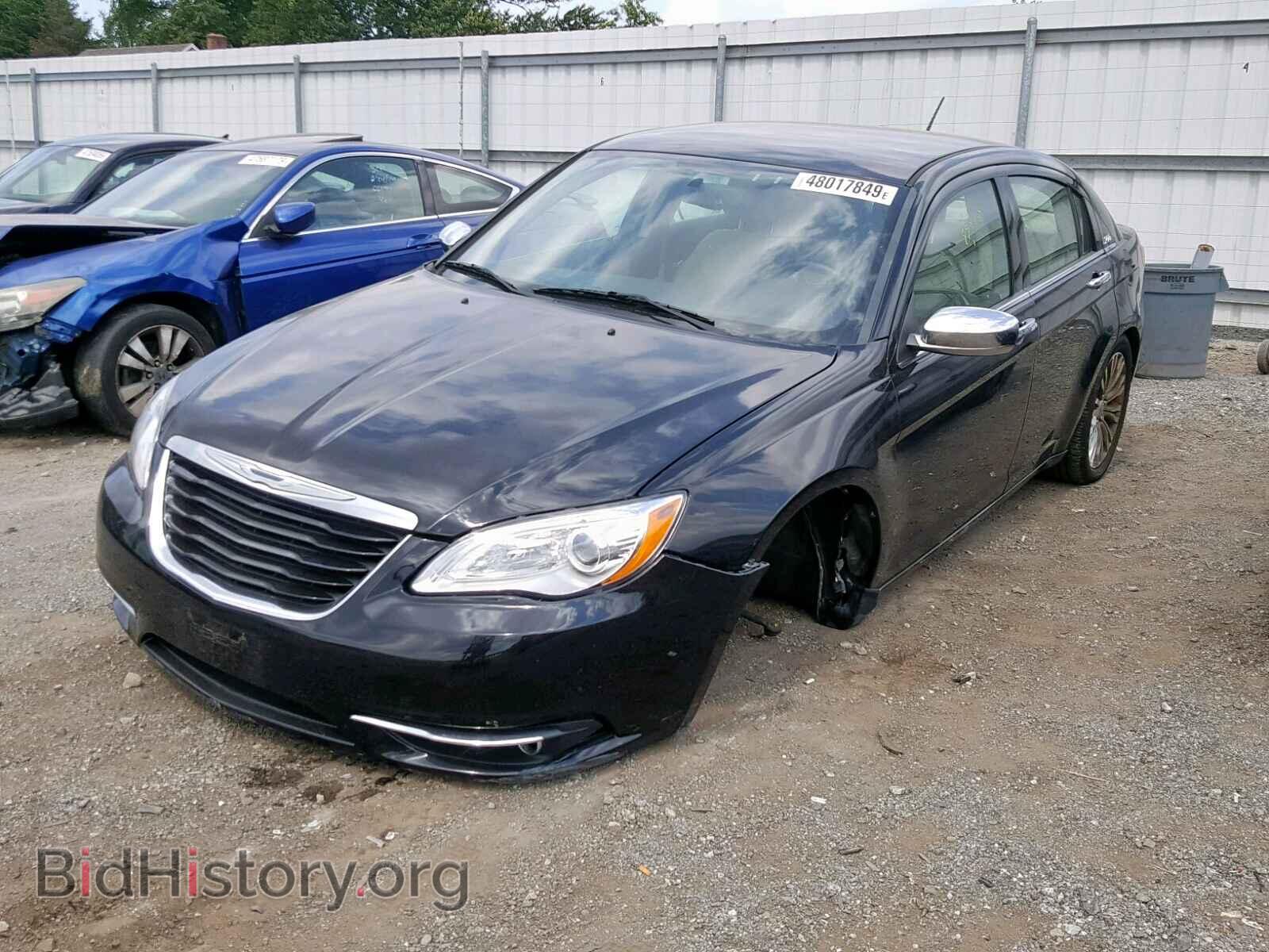 2013 CHRYSLER 200 - VIN: 1C3CCBCG9DN524138 - Фото 2