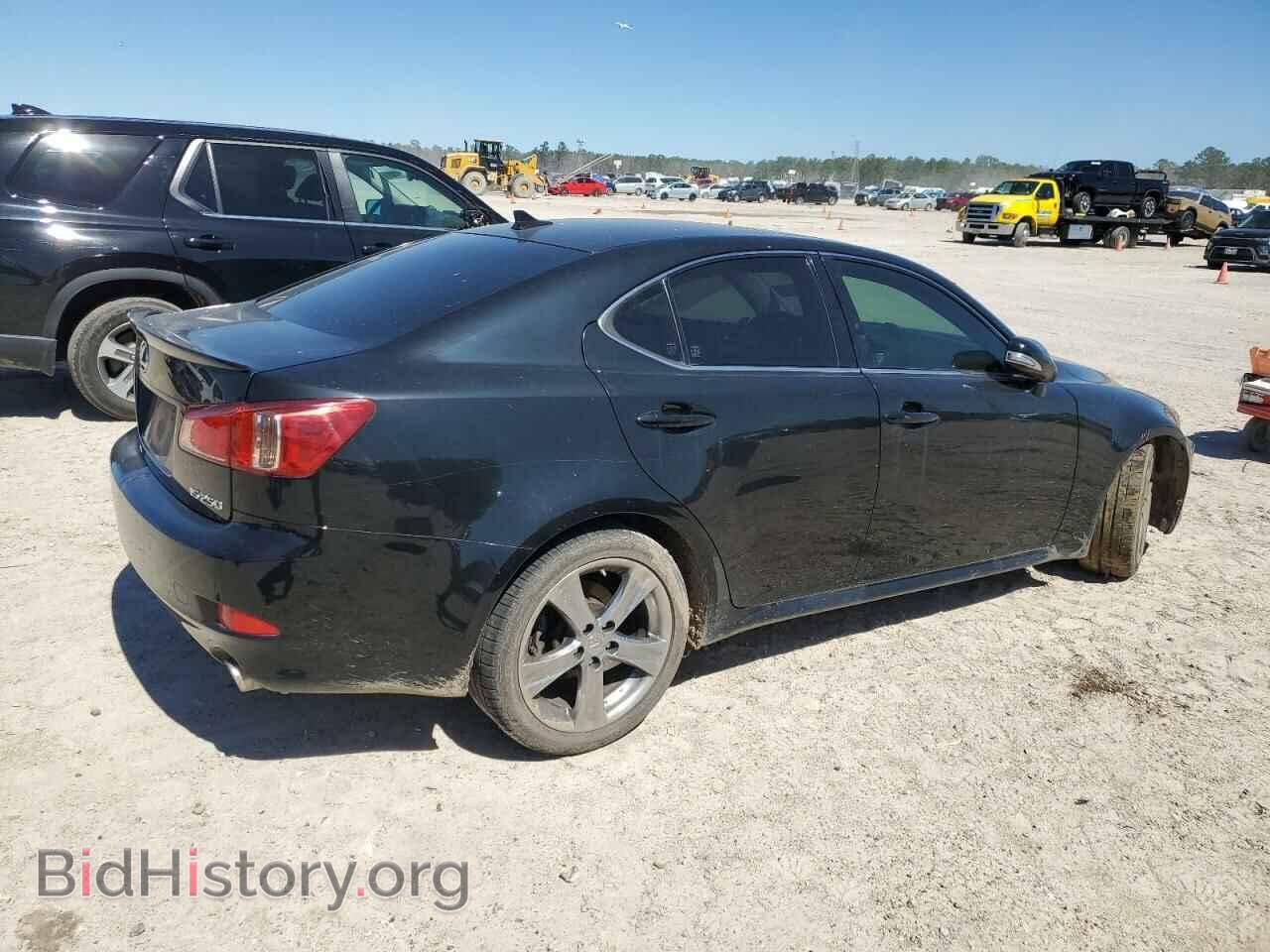 2011 LEXUS IS - VIN: JTHBF5C21B2101913 - Photo 3