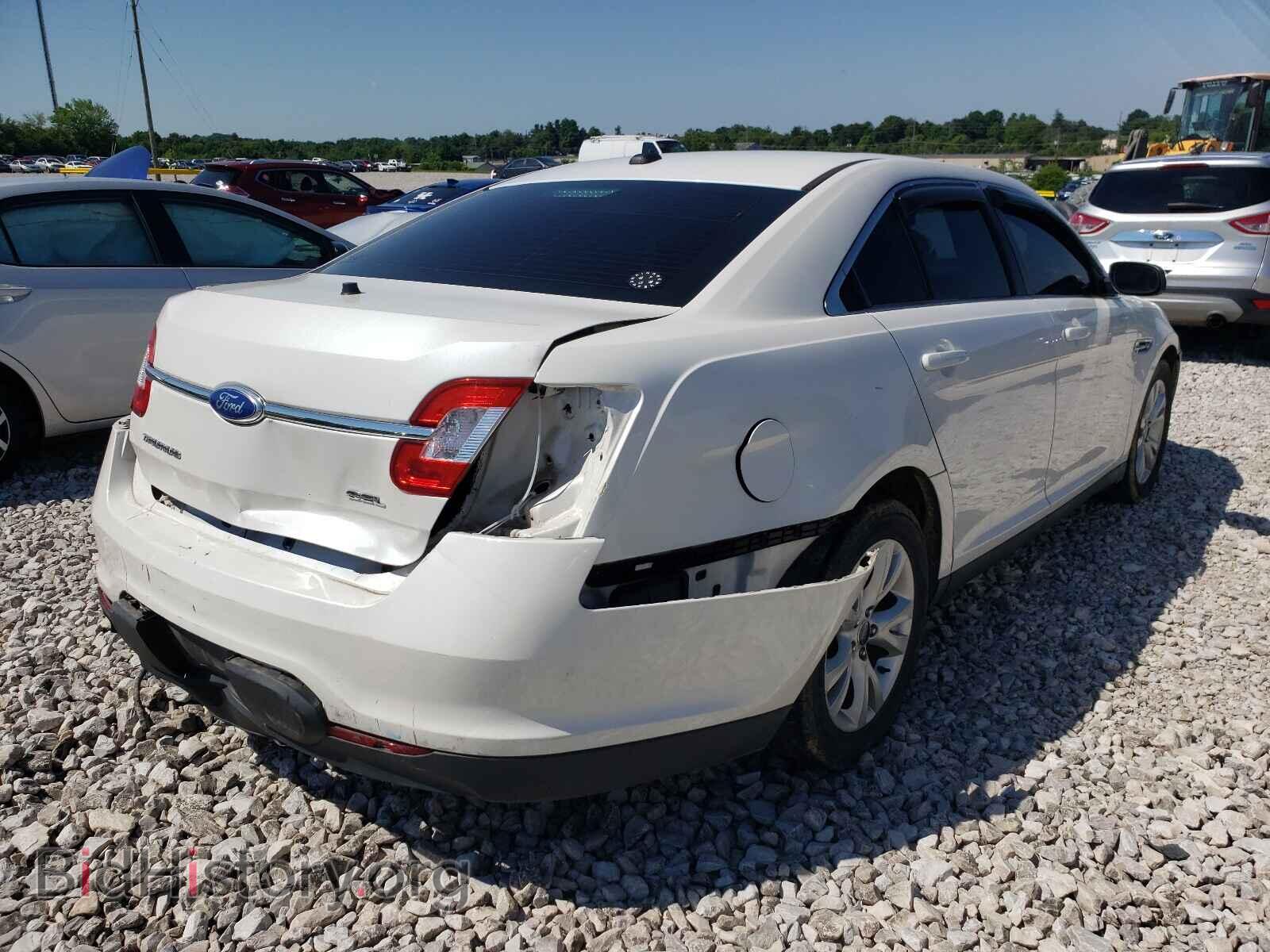 2011 FORD TAURUS - VIN: 1FAHP2EW6BG167177 - Фото 4