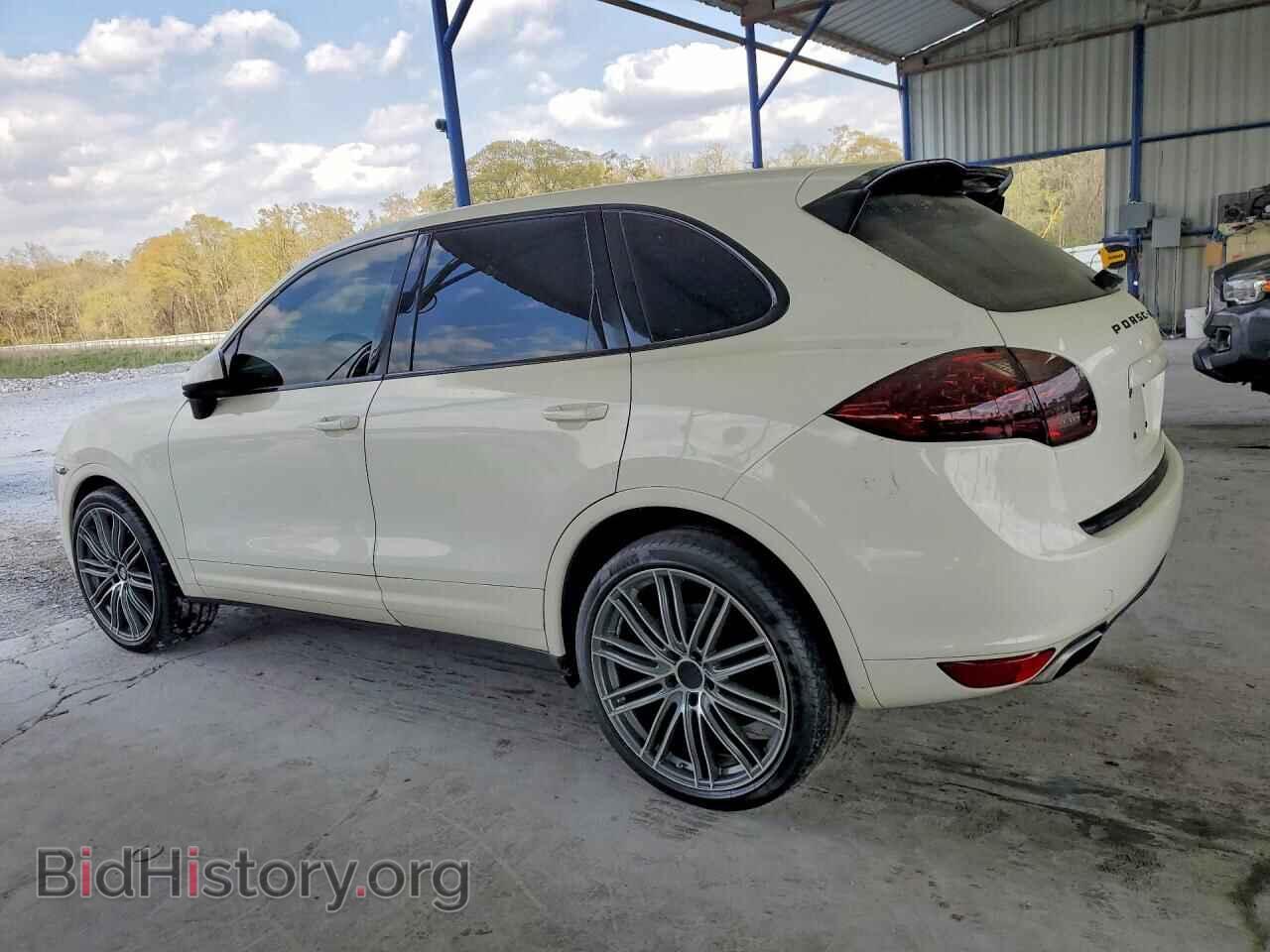 2011 PORSCHE CAYENNE - VIN: WP1AA2A28BLA01944 - Photo 2