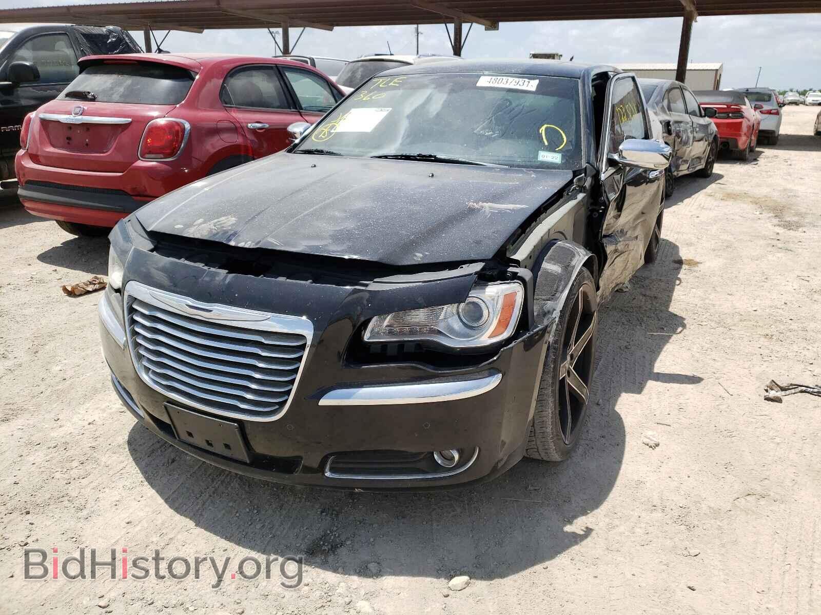 2013 CHRYSLER 300 - VIN: 2C3CCAET3DH518591 - Фото 2