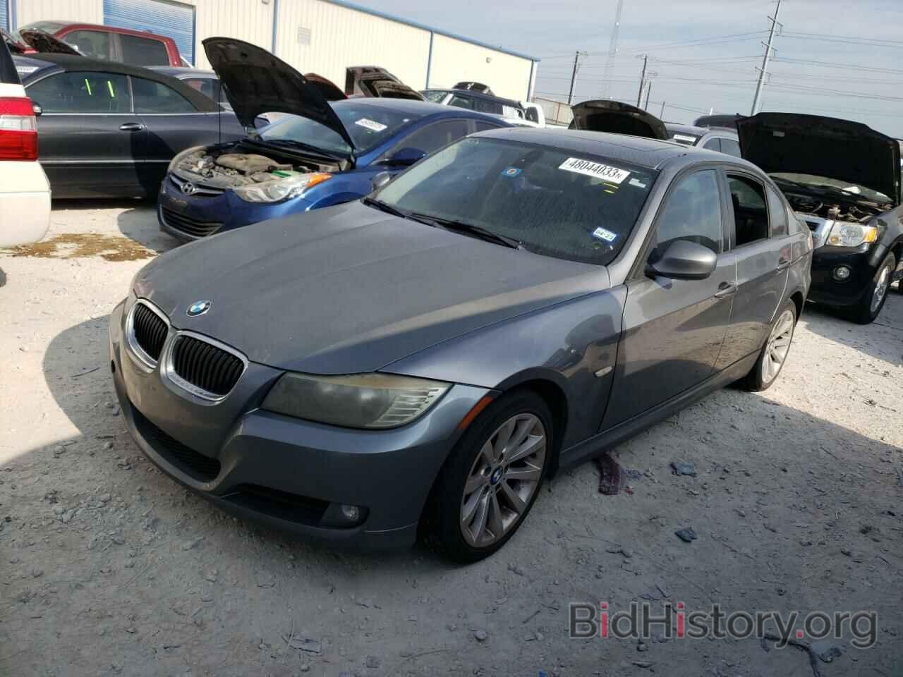 Photo WBAPH7C50BE677964 - BMW 3 SERIES 2011