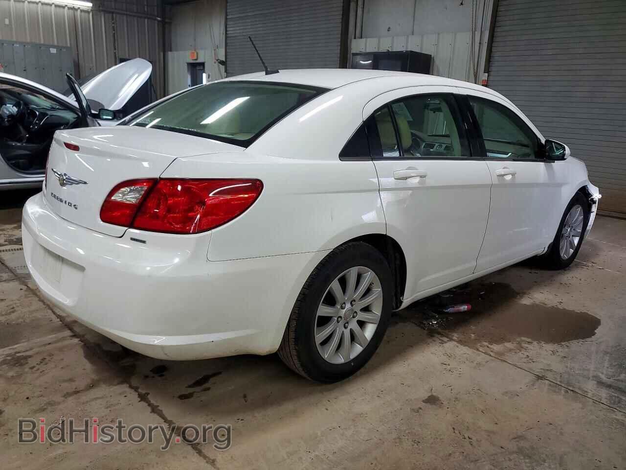 2010 CHRYSLER SEBRING - VIN: 1C3CC5FB8AN227598 - Фото 3