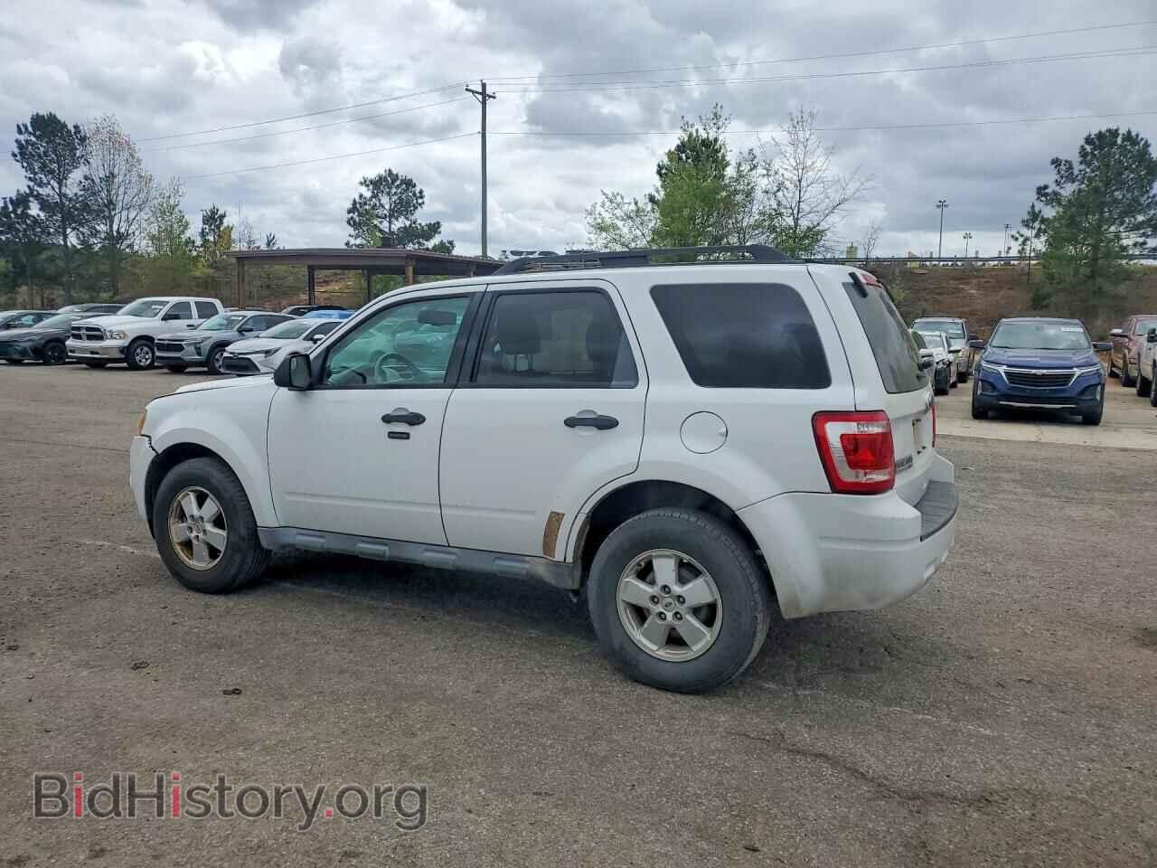2011 FORD ESCAPE - VIN: 1FMCU0DG5BKA75806 - Фото 2