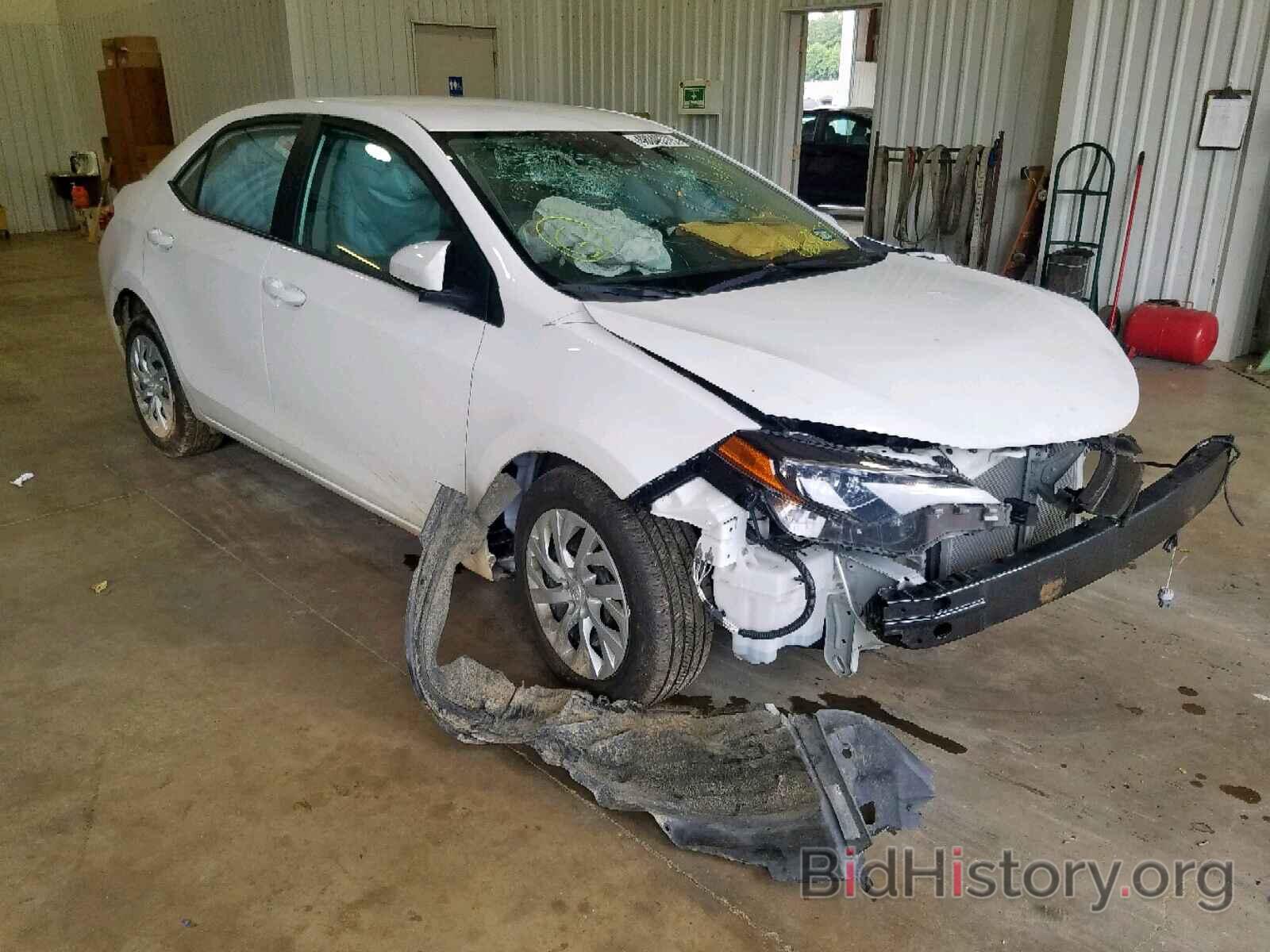 Photo 5YFBURHE9KP863857 - TOYOTA COROLLA 2019