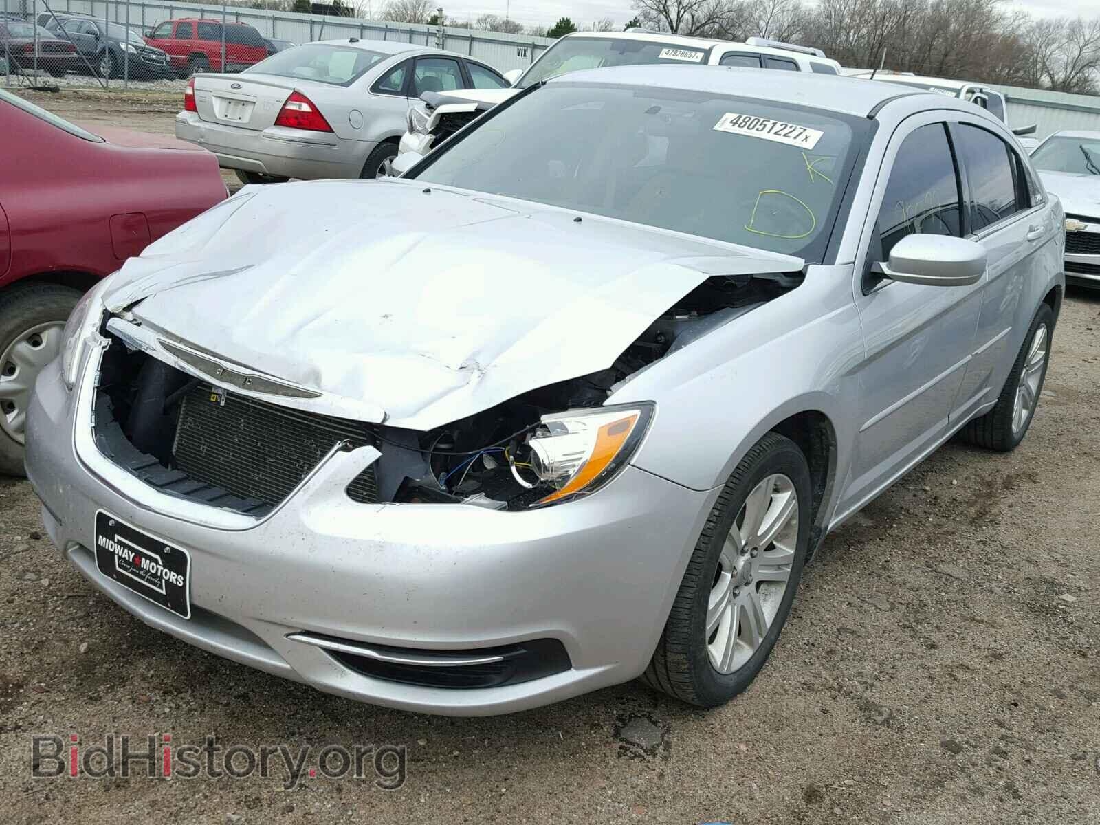 2012 CHRYSLER 200 - VIN: 1C3CCBAB2CN204925 - Фото 2