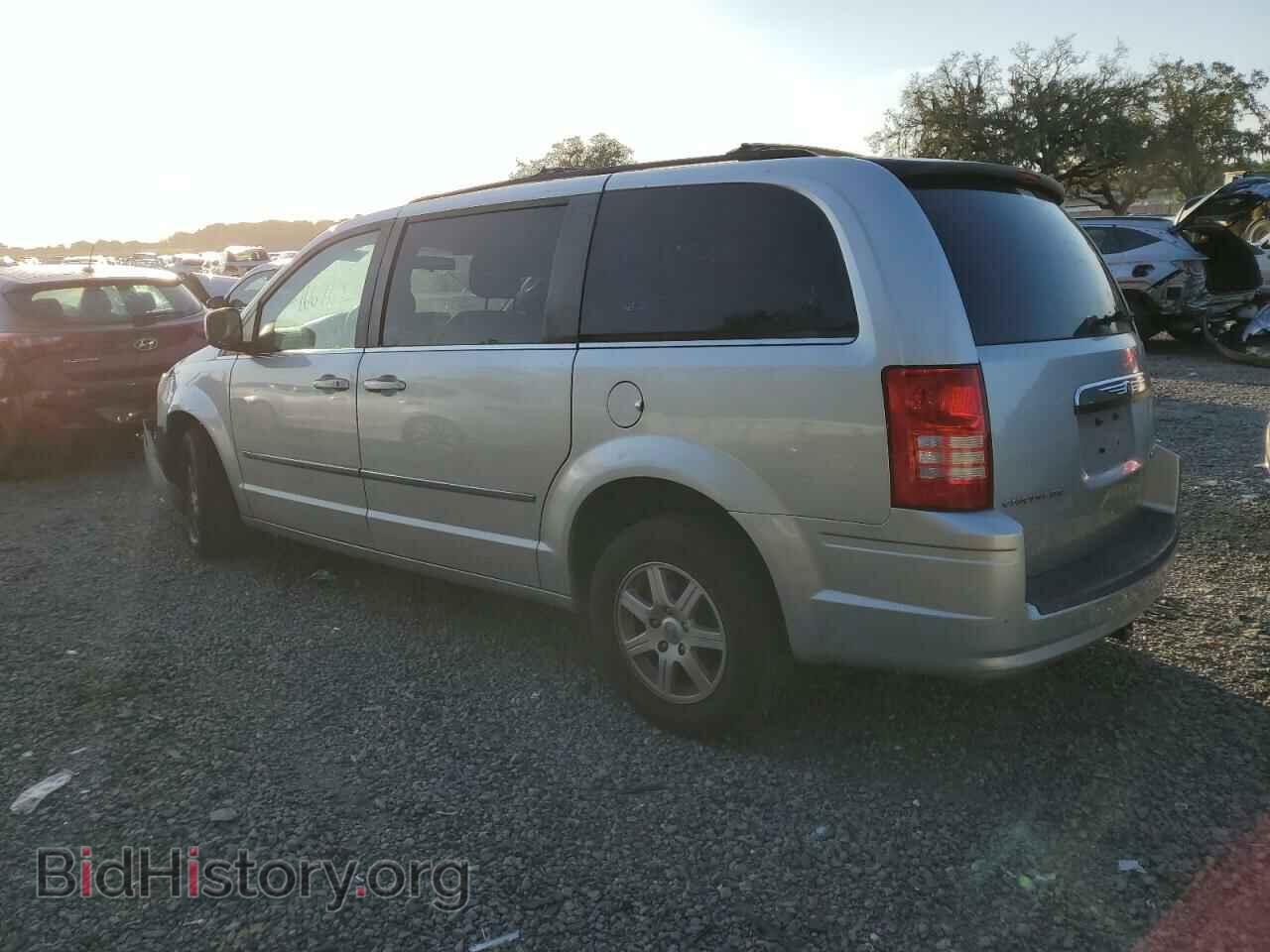 2010 CHRYSLER MINIVAN - VIN: 2A4RR5D17AR324268 - Photo 2