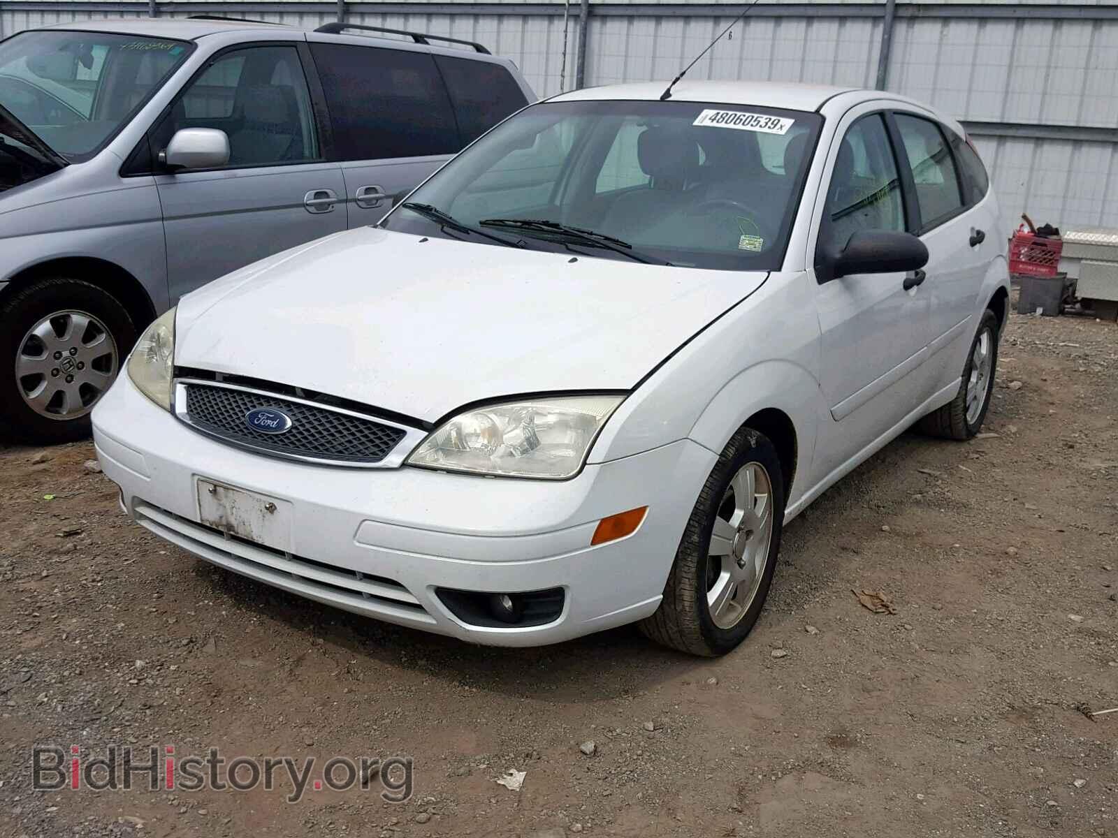 2005 FORD FOCUS - VIN: 3FAFP37N65R135506 - Фото 2