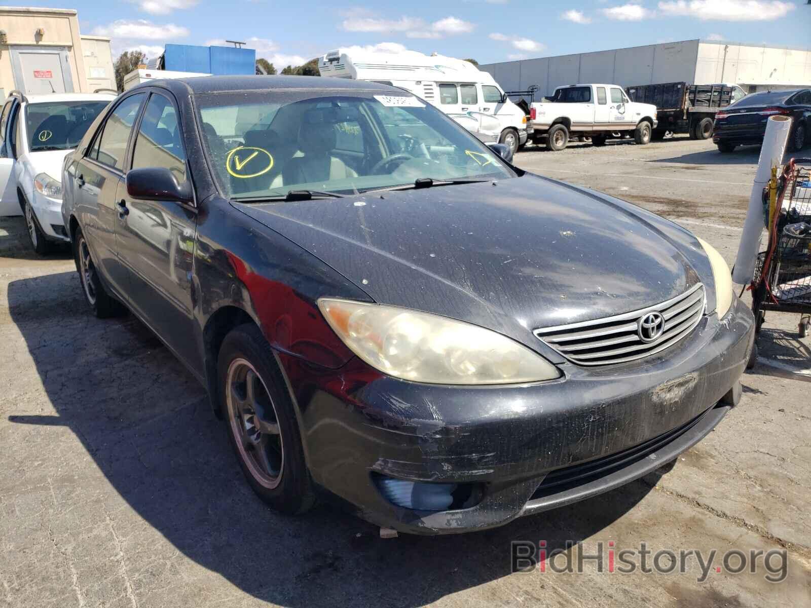 Photo 4T1BE32K66U673947 - TOYOTA CAMRY 2006