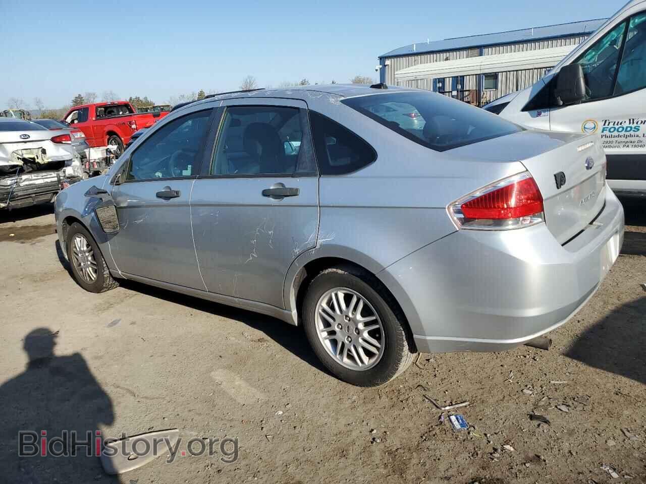 2010 FORD FOCUS - VIN: 1FAHP3FN7AW124533 - Photo 2