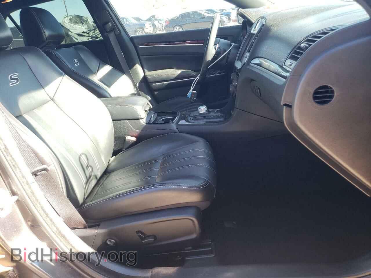 2019 CHRYSLER 300 - VIN: 2C3CCABG8KH708200 - Photo 5