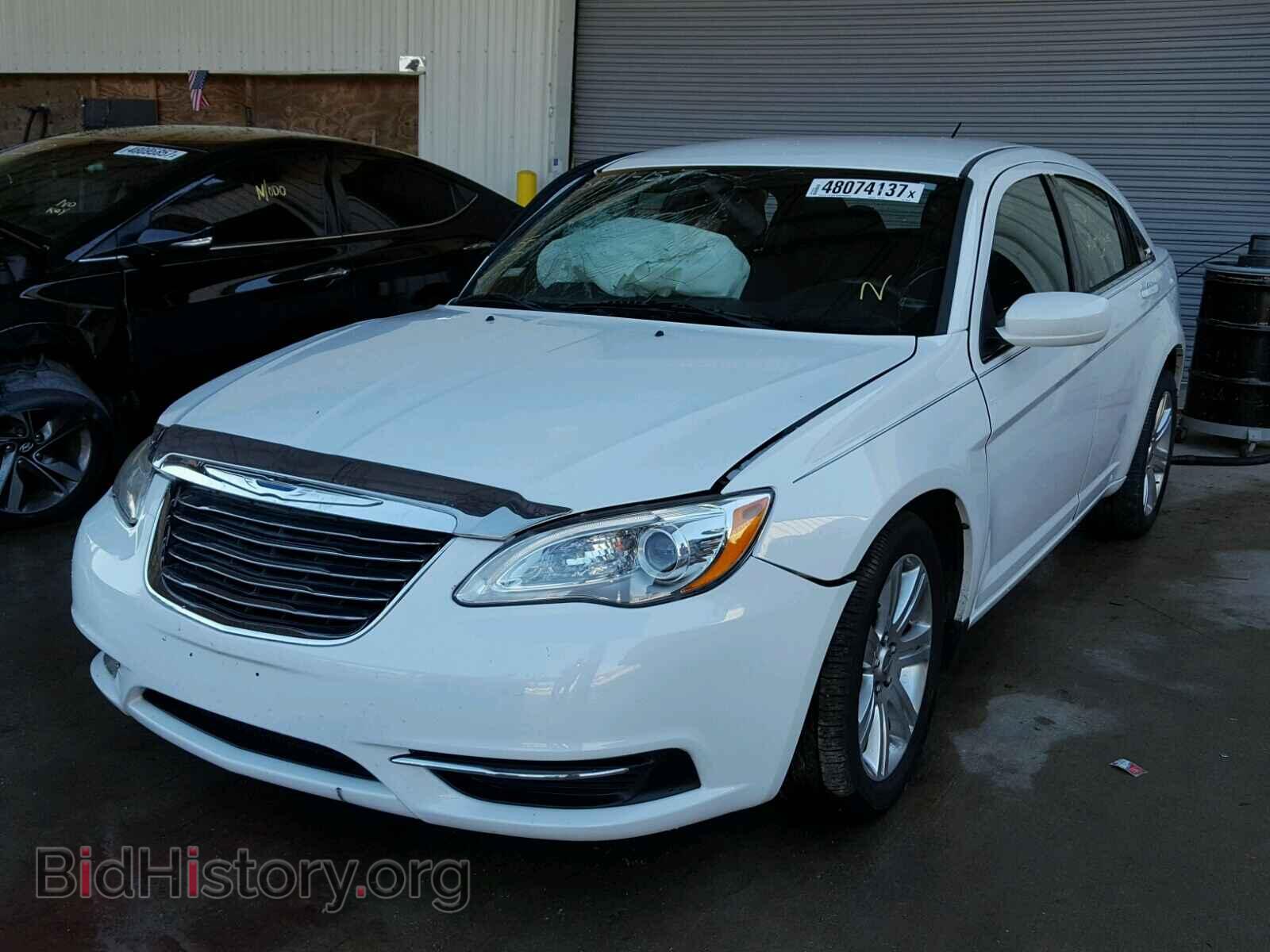 2013 CHRYSLER 200 - VIN: 1C3CCBAB0DN685730 - Photo 2