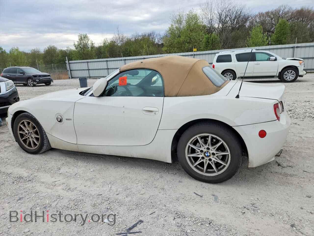 2005 BMW Z4 - VIN: 4USBT33505LS53666 - Photo 2
