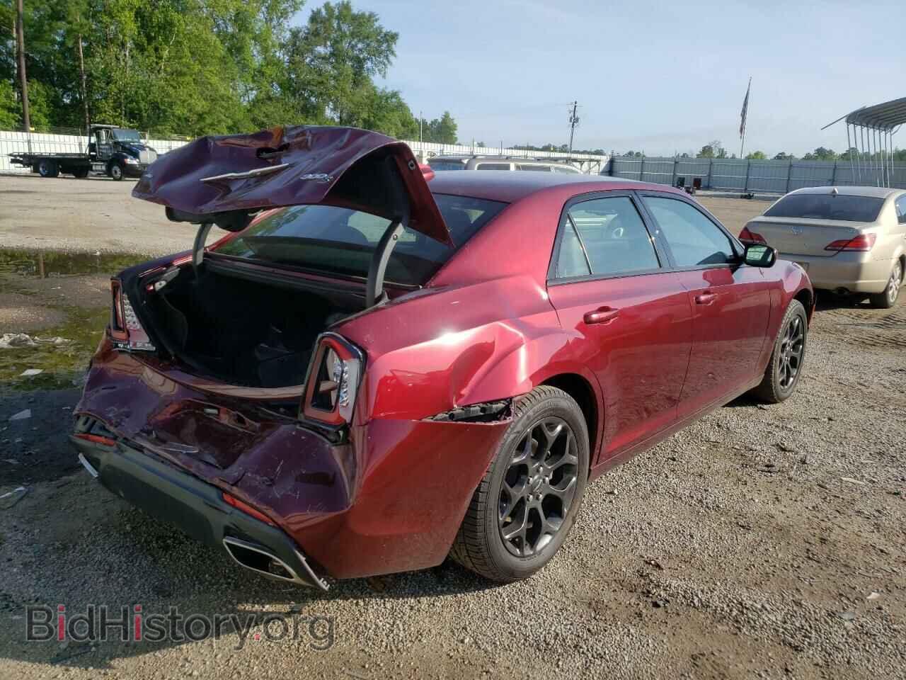 2019 CHRYSLER 300 - VIN: 2C3CCAGG7KH611014 - Photo 4