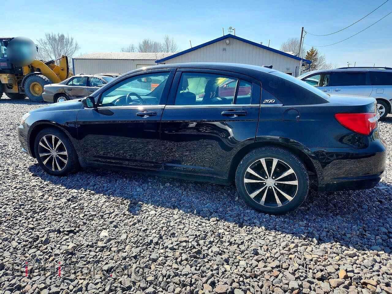 2013 CHRYSLER 200 - VIN: 1C3CCBCG5DN522810 - Photo 2