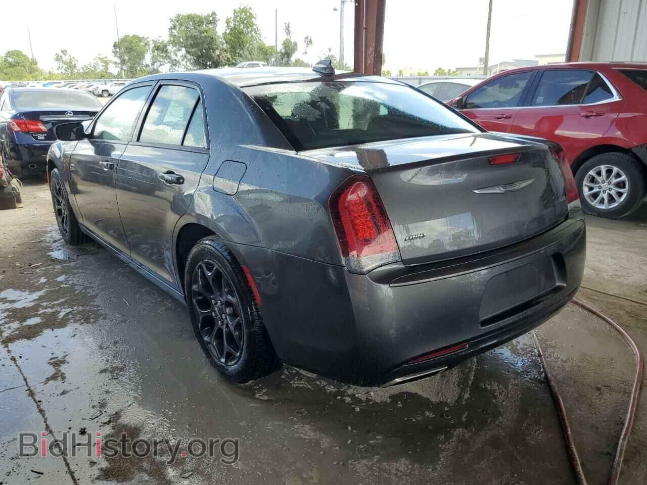 2019 CHRYSLER 300 - VIN: 2C3CCAGG2KH543012 - Фото 2