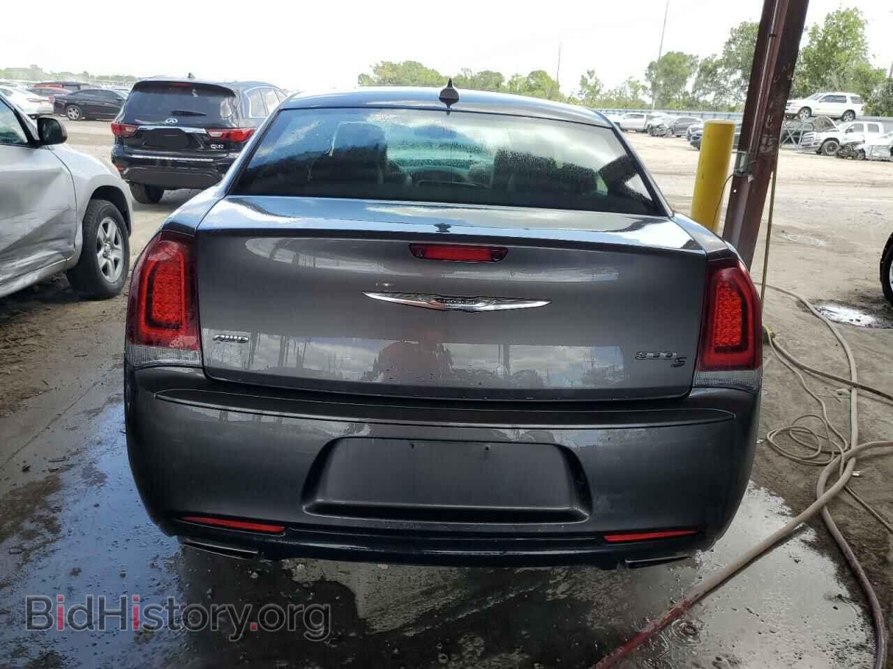 2019 CHRYSLER 300 - VIN: 2C3CCAGG2KH543012 - Фото 6