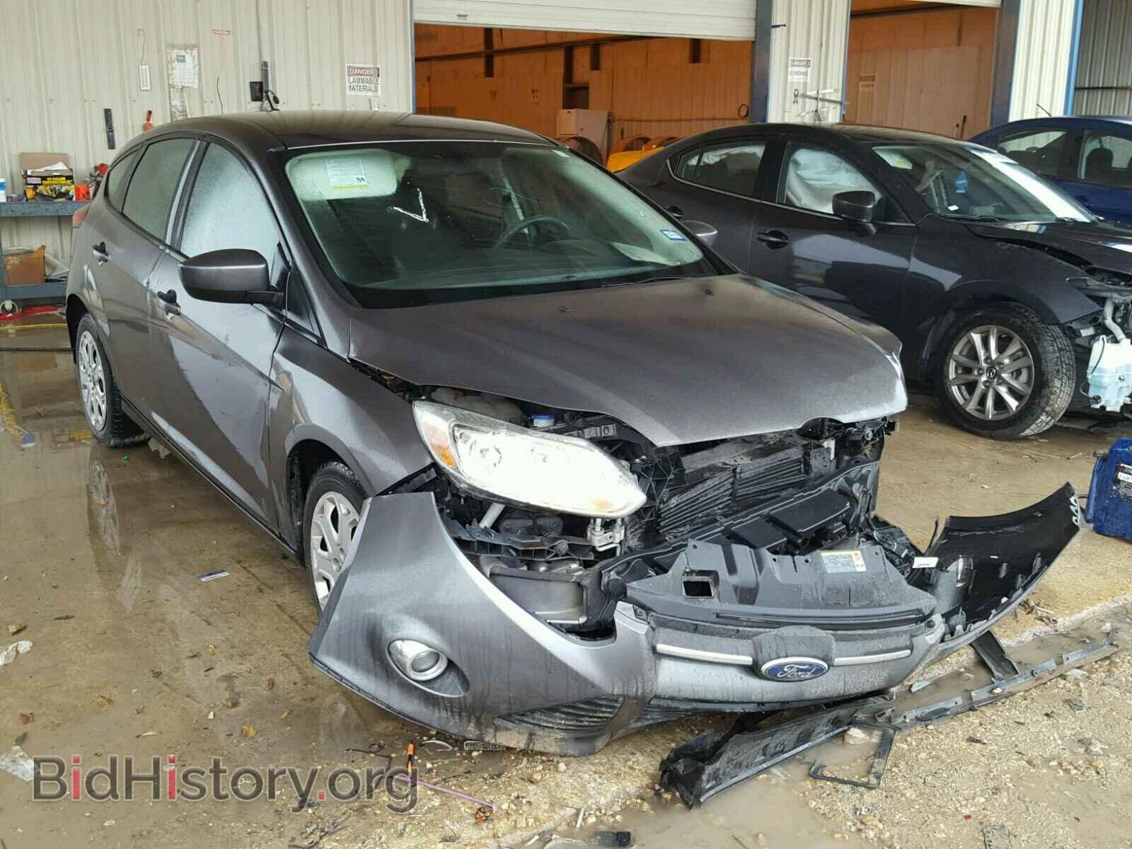 Photo 1FAHP3K29CL338102 - FORD FOCUS 2012