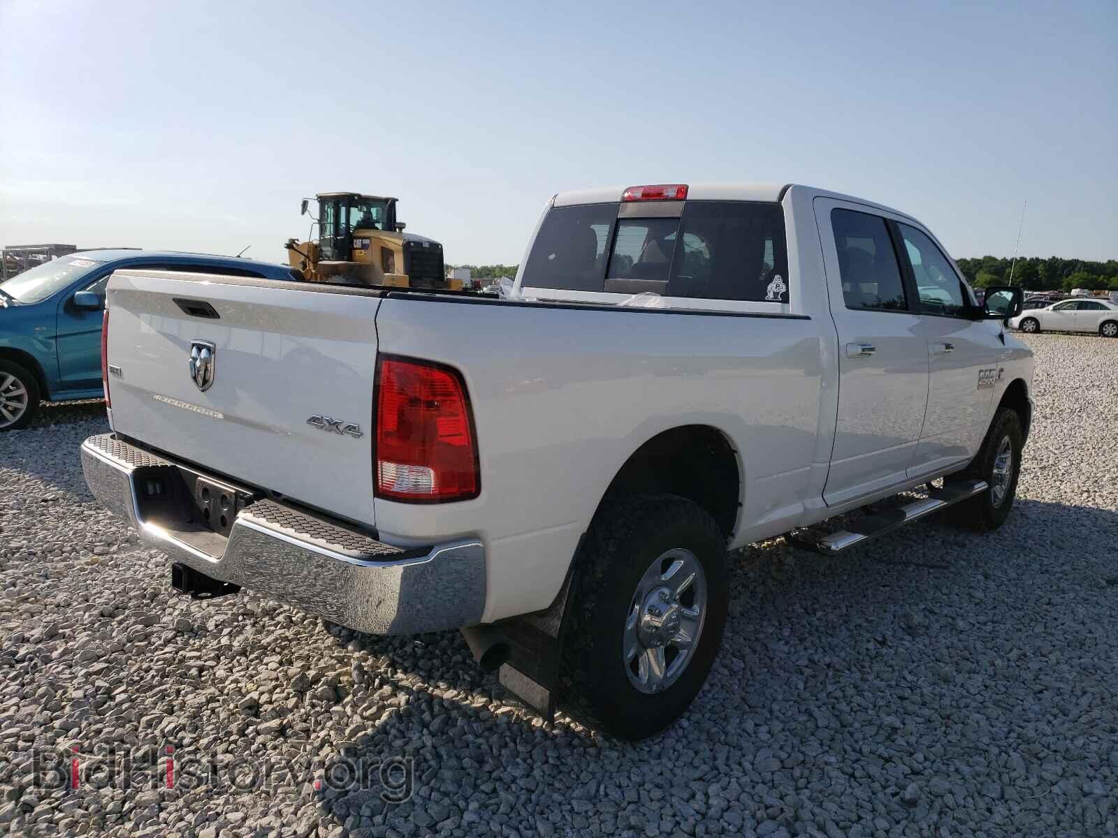 2017 RAM 2500 - VIN: 3C6UR5DL6HG724847 - Фото 4