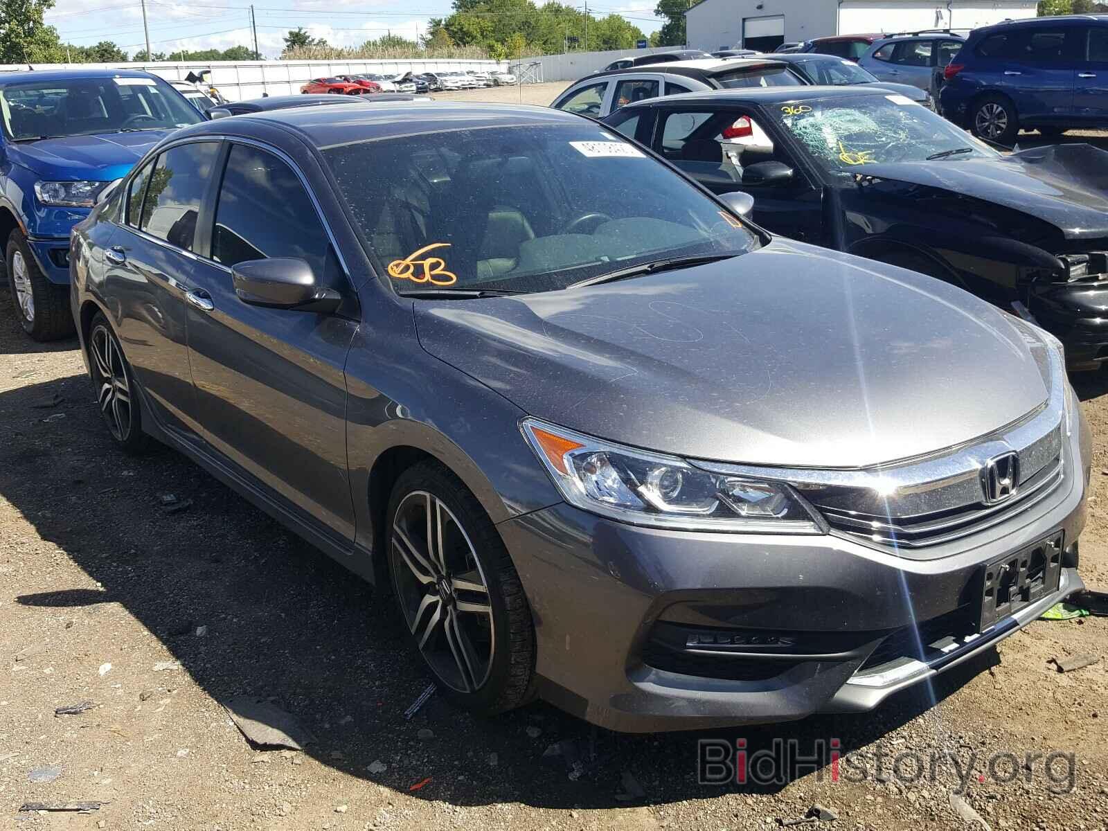 Photo 1HGCR2F11HA075070 - HONDA ACCORD 2017