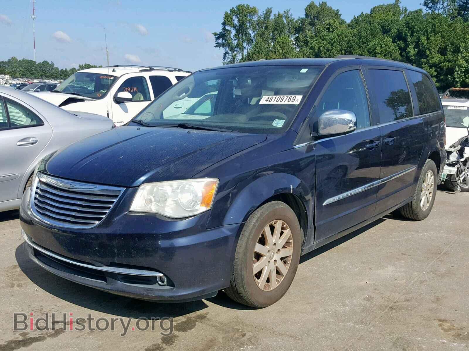 2011 CHRYSLER TOWN & COU - VIN: 2A4RR8DG6BR687992 - Photo 2