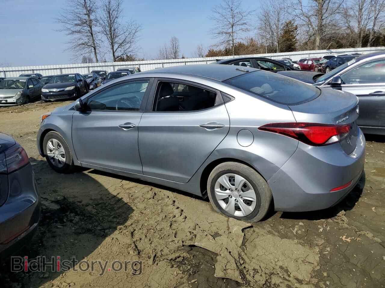 2016 HYUNDAI ELANTRA - VIN: 5NPDH4AE4GH773501 - Фото 2