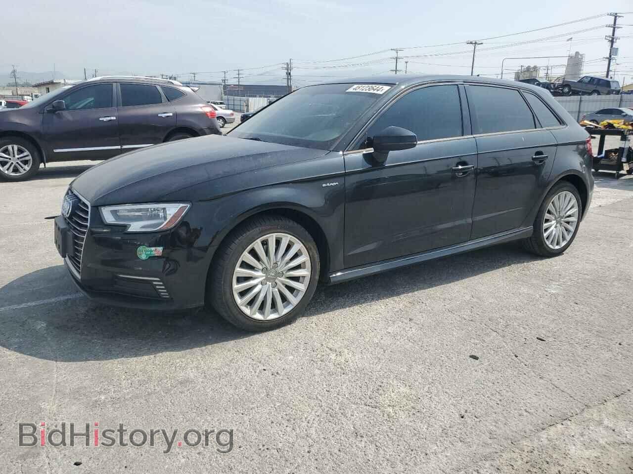 Фотография WAUUPBFF3HA104747 - AUDI A3 2017