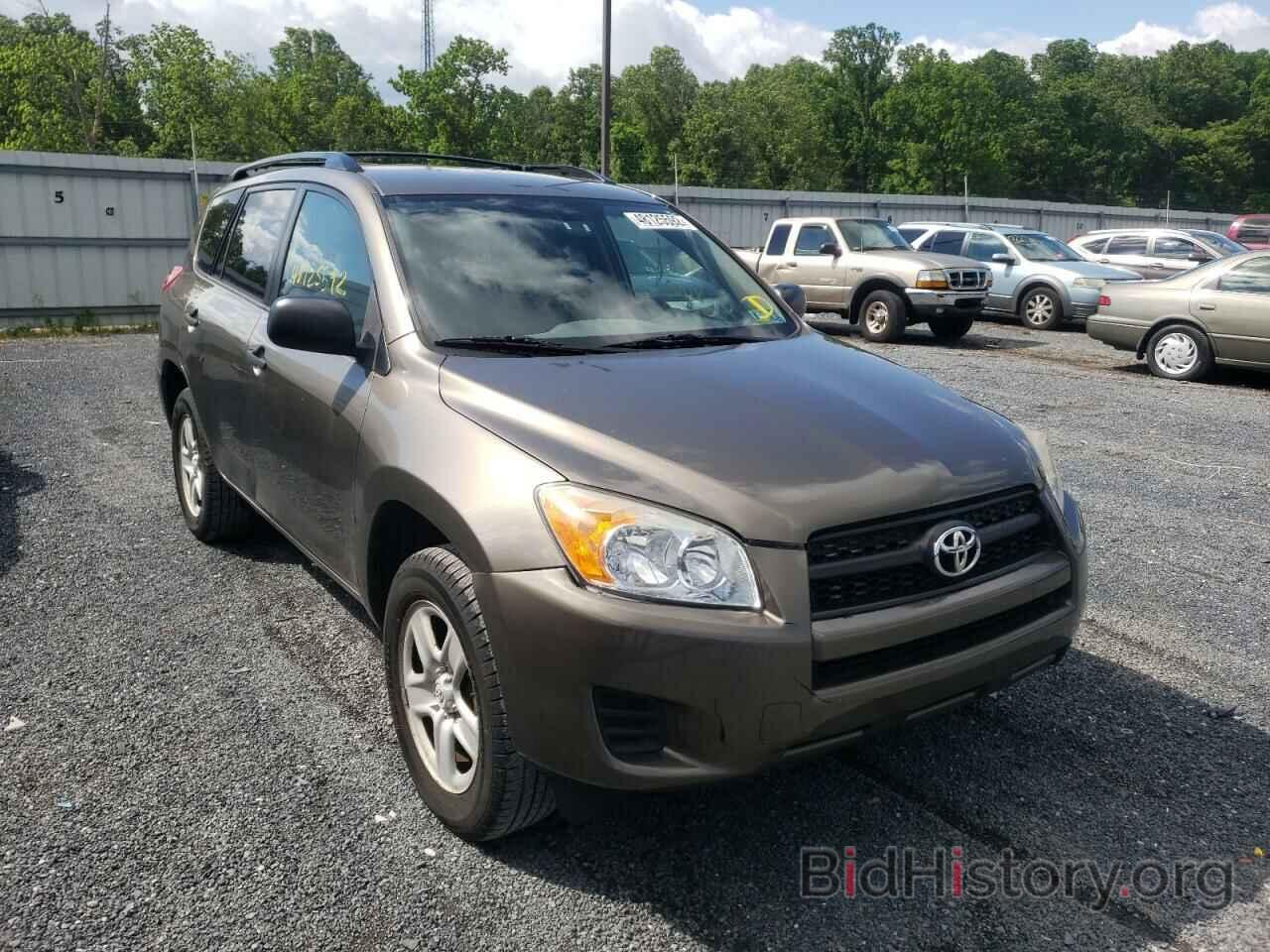 Photo 2T3BF4DV7AW068166 - TOYOTA RAV4 2010