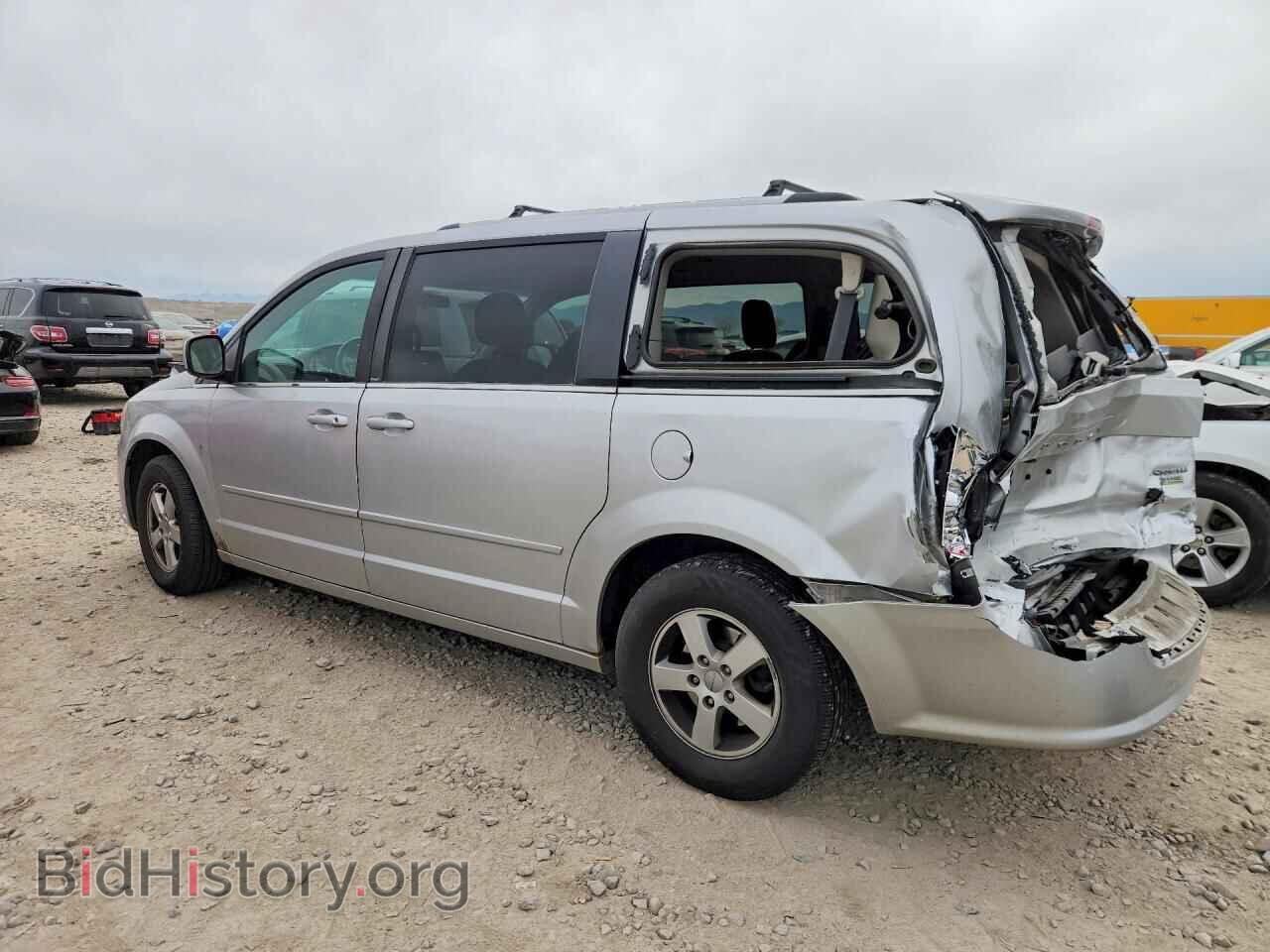 2011 DODGE CARAVAN - VIN: 2D4RN5DG1BR660329 - Photo 2