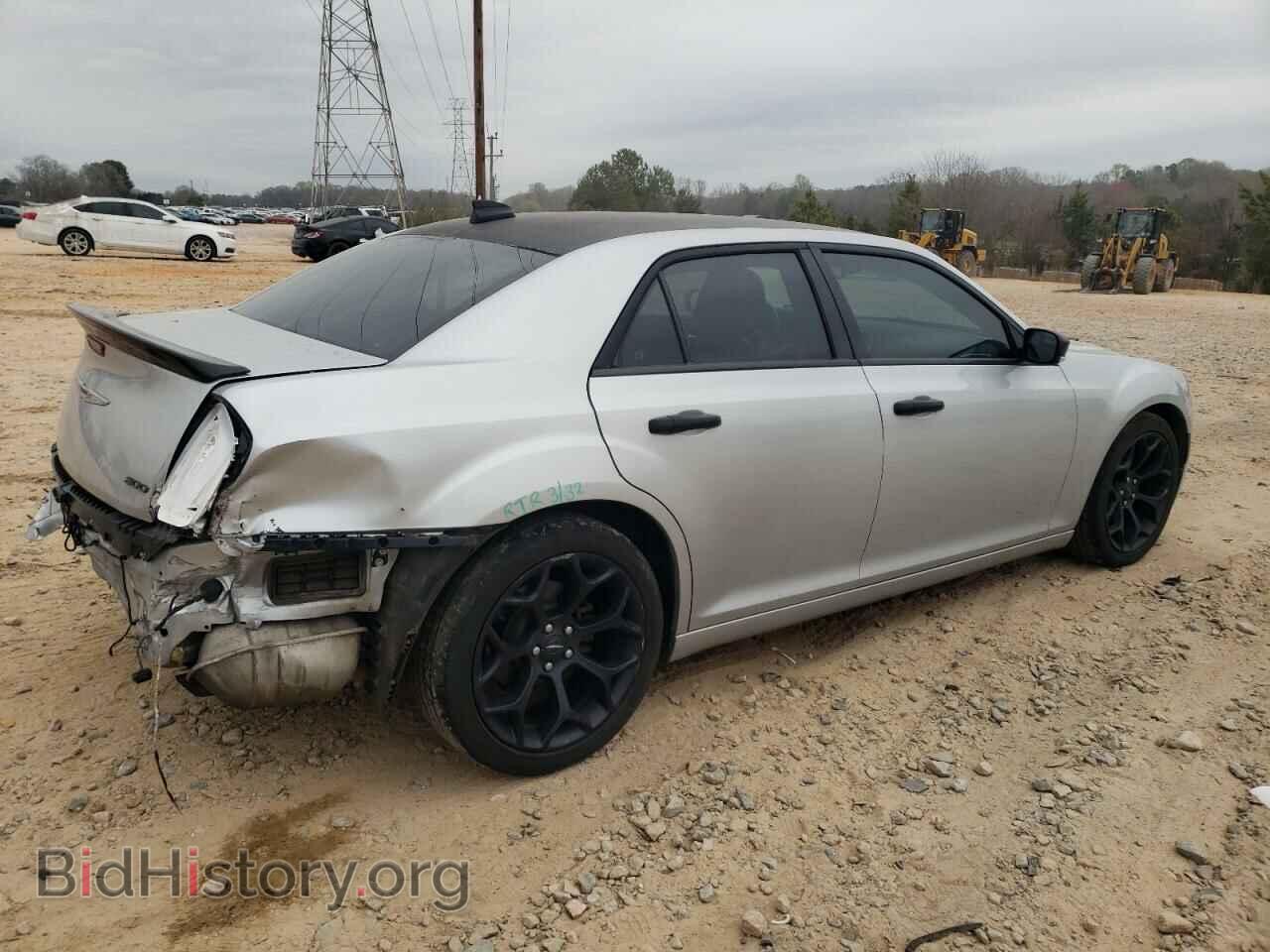 2019 CHRYSLER 300 - VIN: 2C3CCAAG3KH728842 - Фото 3