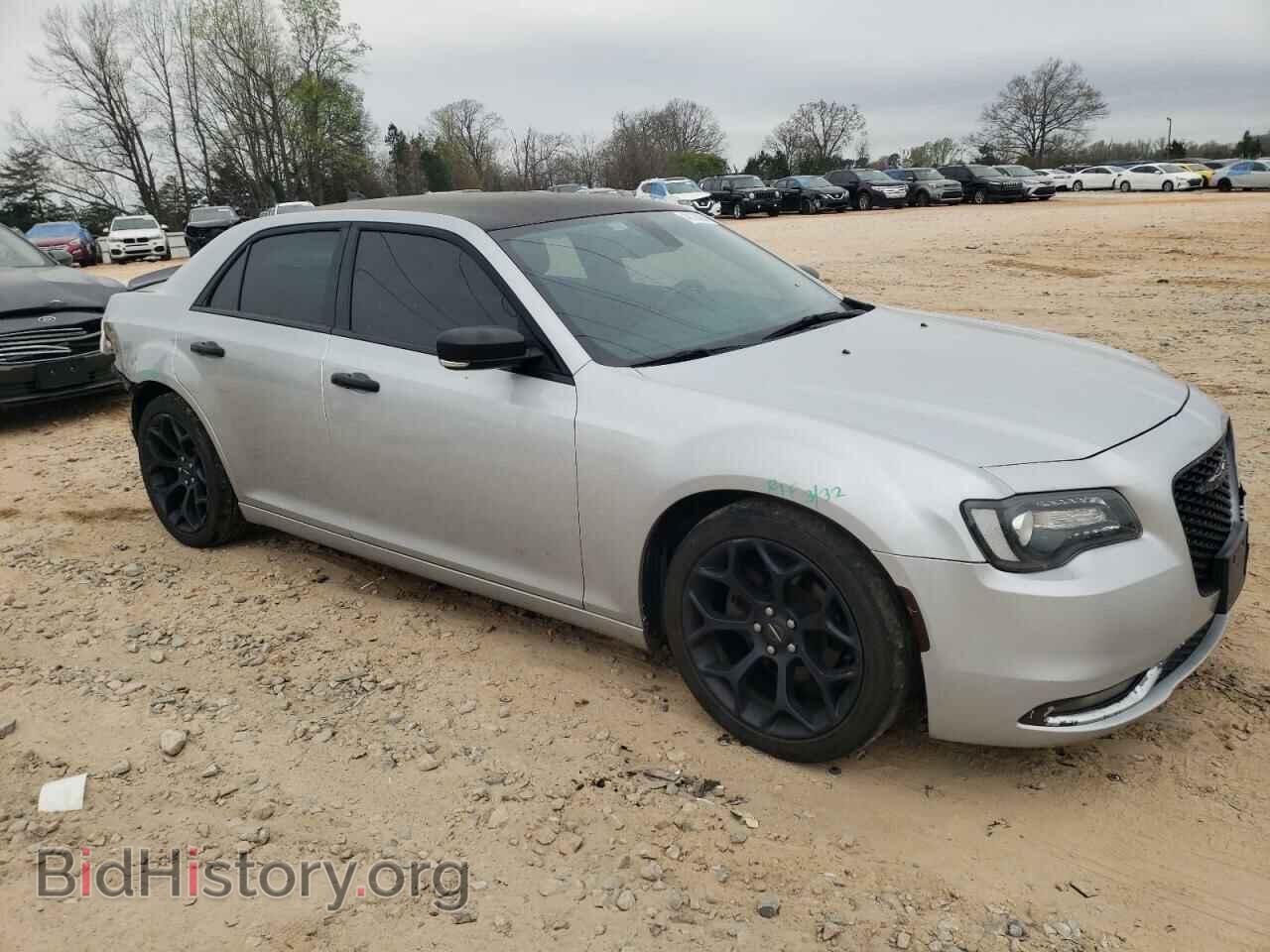 2019 CHRYSLER 300 - VIN: 2C3CCAAG3KH728842 - Фото 4