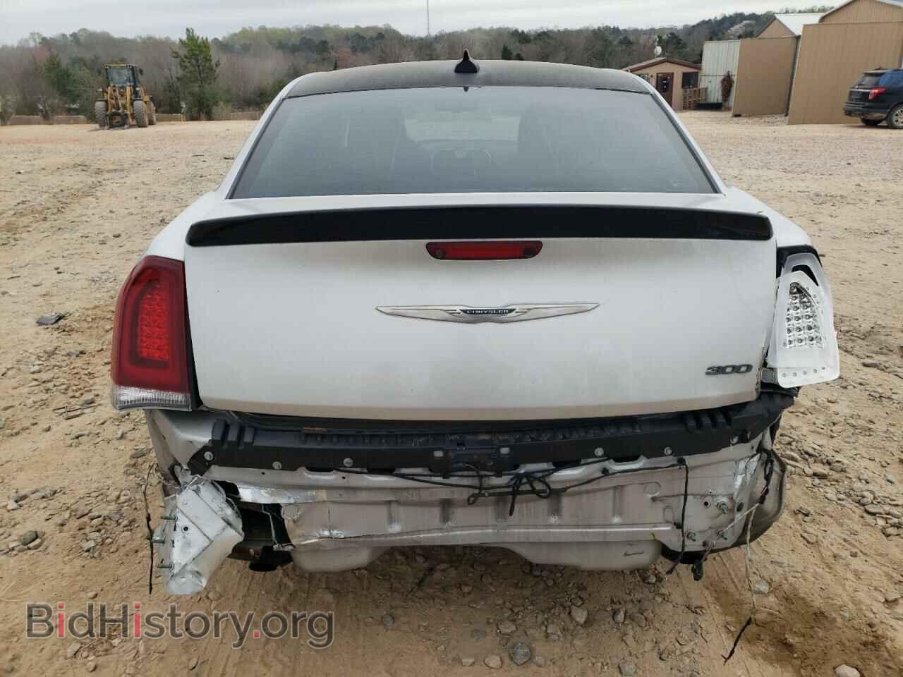 2019 CHRYSLER 300 - VIN: 2C3CCAAG3KH728842 - Фото 6