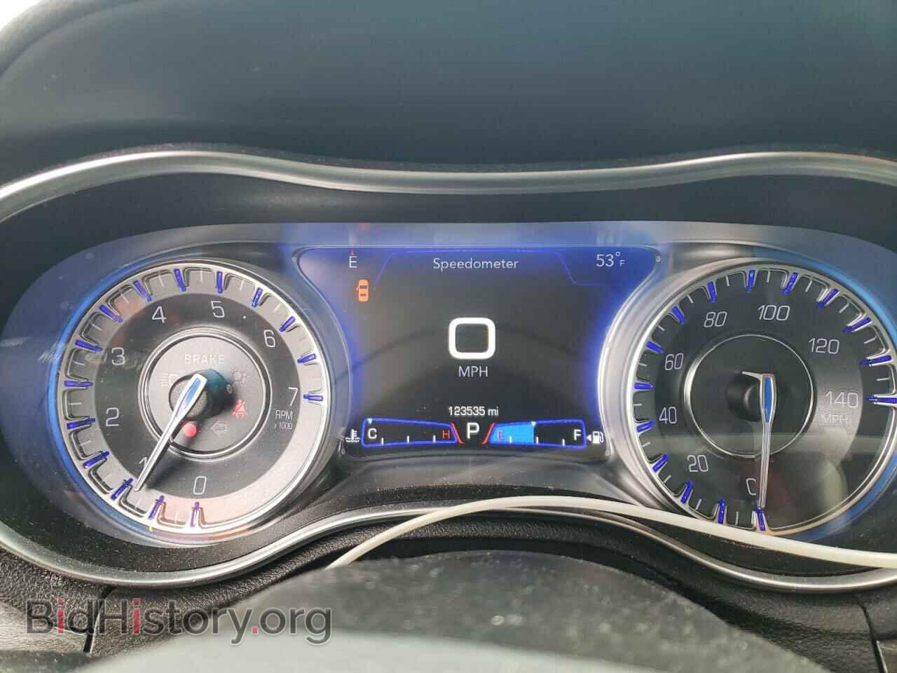 2019 CHRYSLER 300 - VIN: 2C3CCAAG3KH728842 - Фото 9