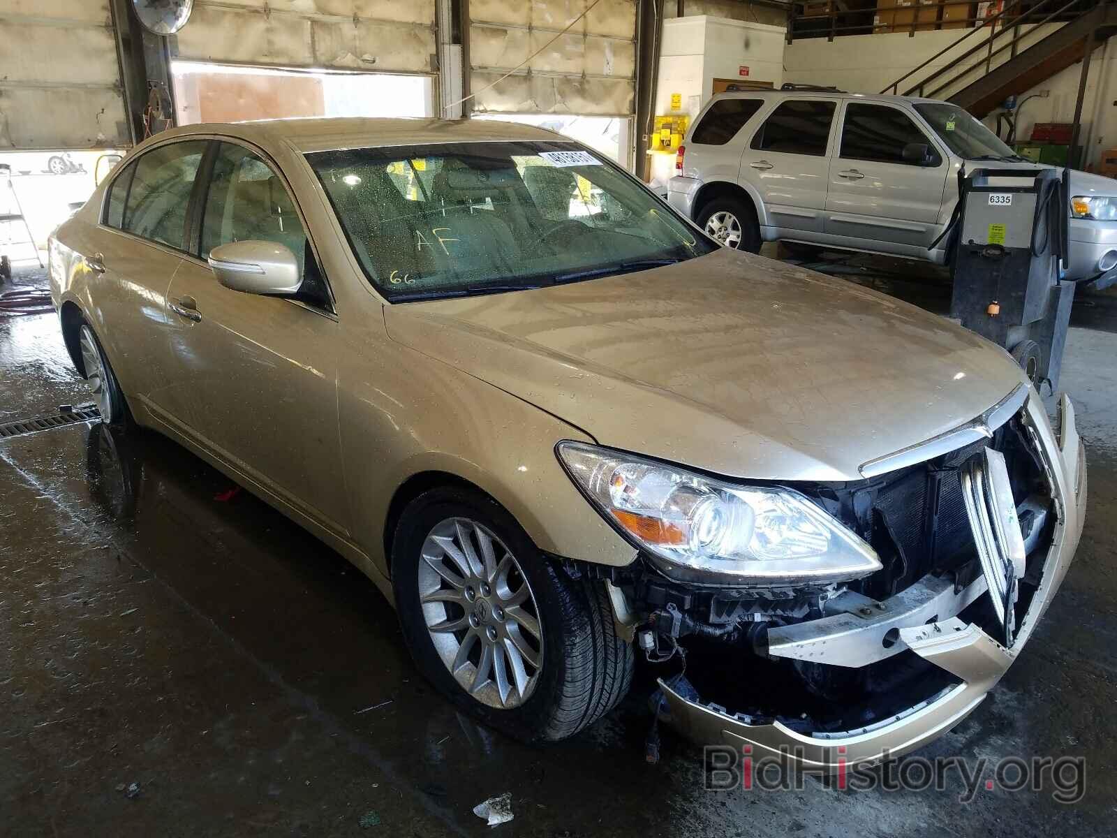 Photo KMHGC4DE0BU132881 - HYUNDAI GENESIS 2011