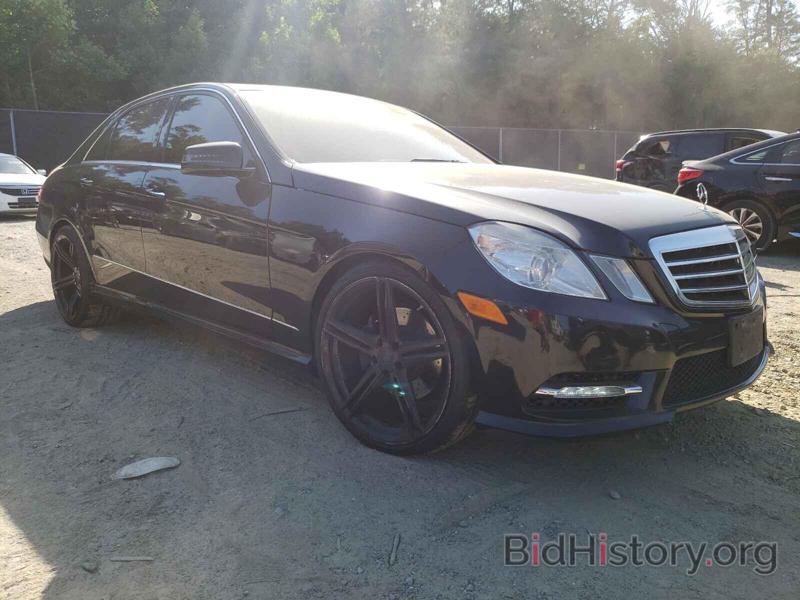 Photo WDDHF8JB8DA732611 - MERCEDES-BENZ E CLASS 2013