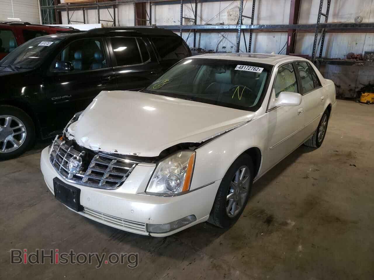 2011 CADILLAC DTS - VIN: 1G6KD5E62BU105239 - Фото 2