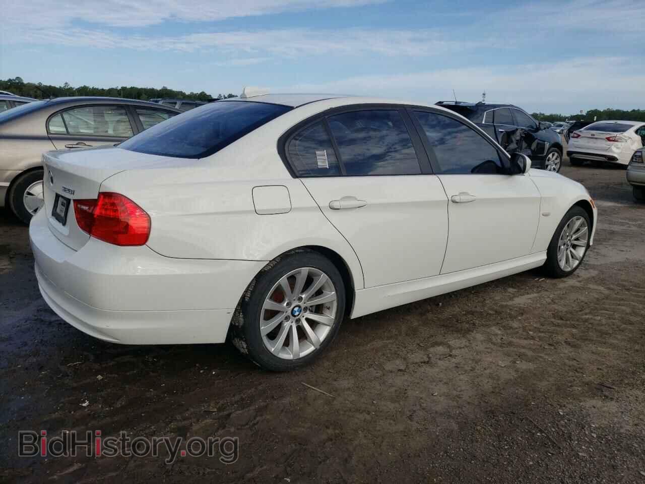 2011 BMW 3 SERIES - VIN: WBAPH7G57BNM57781 - Фото 3