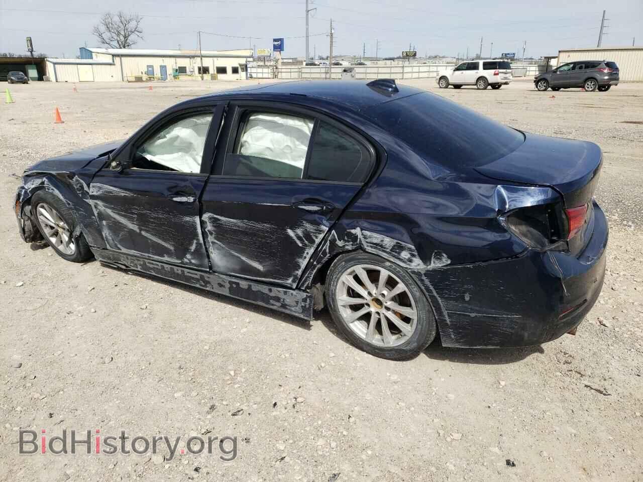 2016 BMW 3 SERIES - VIN: WBA8E5G59GNU20191 - Фото 2