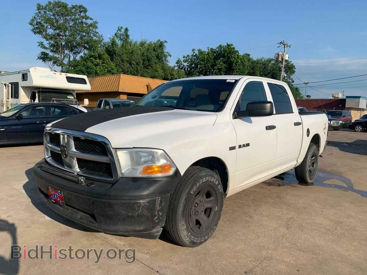 2010 DODGE RAM 1500 - VIN: 1D7RV1CT2AS198399 - Фото 2