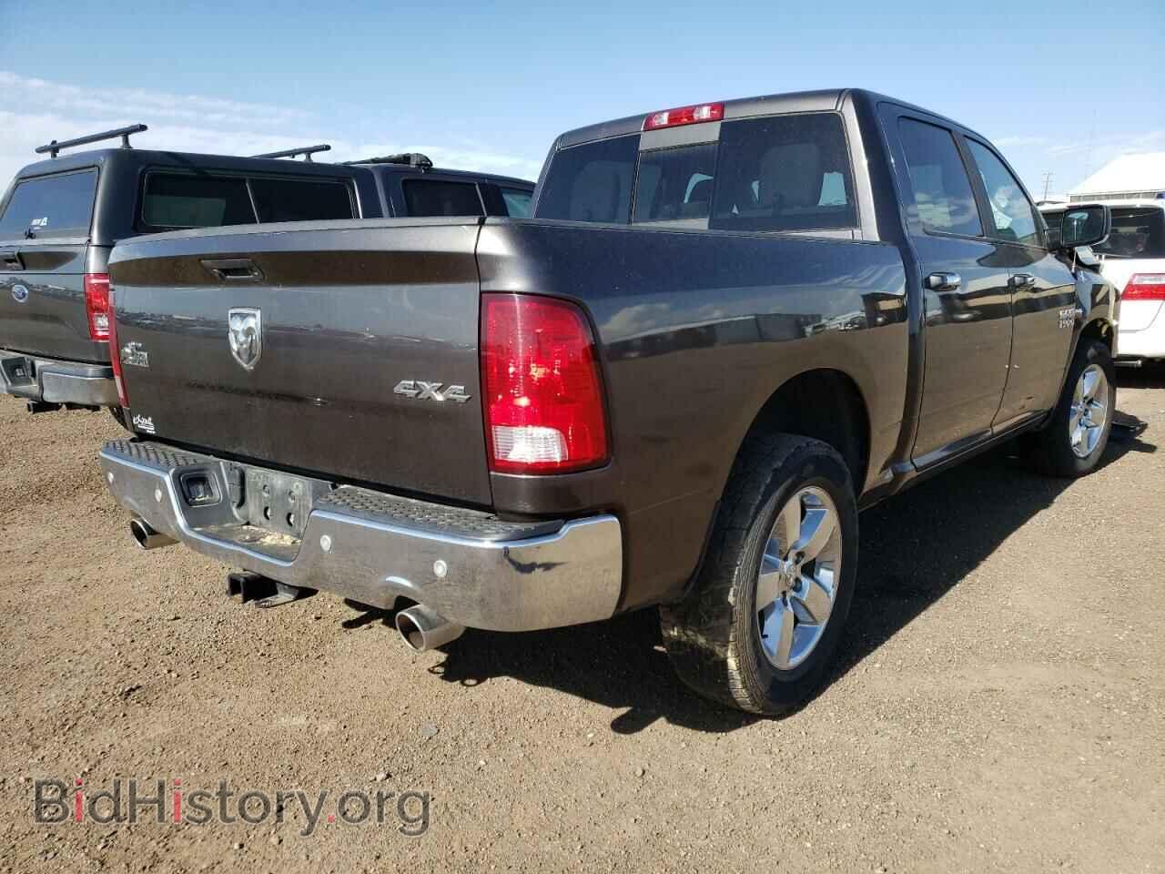 2017 RAM 1500 - VIN: 3C6RR7LT1HG714570 - Photo 4