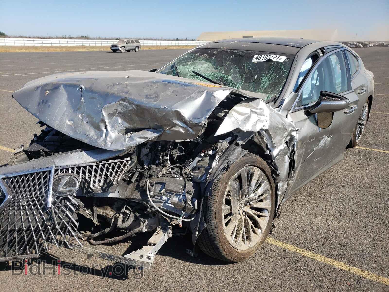 2019 LEXUS LS500 - VIN: JTHB51FF8K5009366 - Photo 2